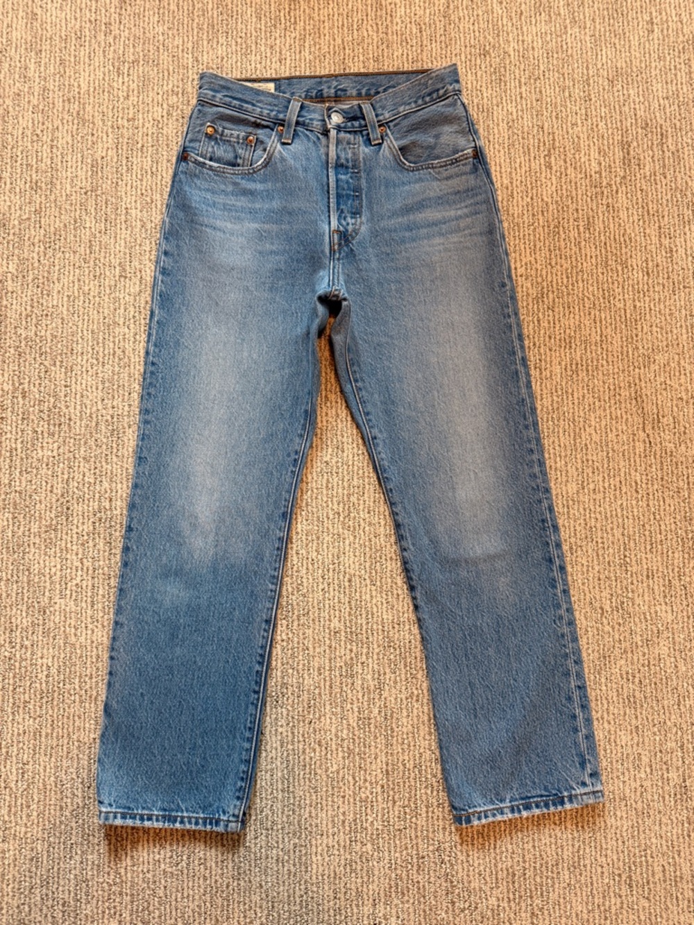 Levi’s 501 100% Cotton Rigid Size 24 x 26 ankle medium blue